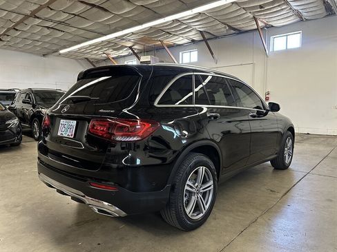 Used 2021 Mercedes-Benz GLC 300 4MATIC image 3
