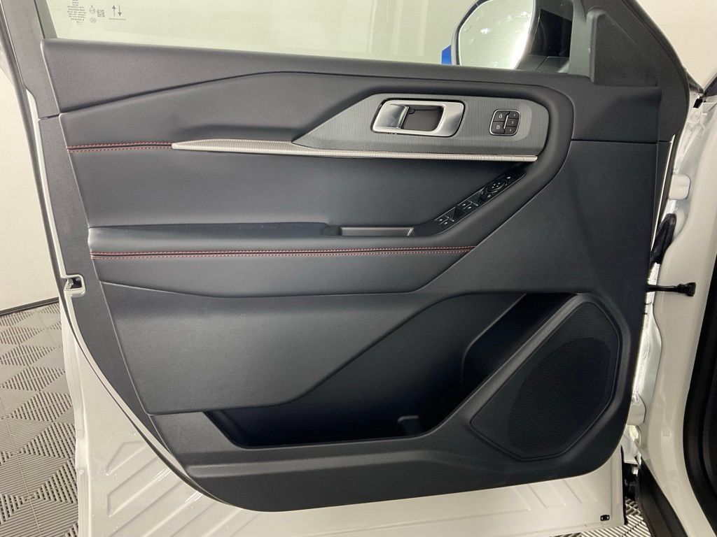 New 2026 Ford Explorer ST-Line w/ ST-Line Street Pack RWD image 11