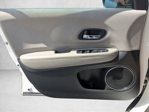 Used 2017 Honda HR-V EX image 13