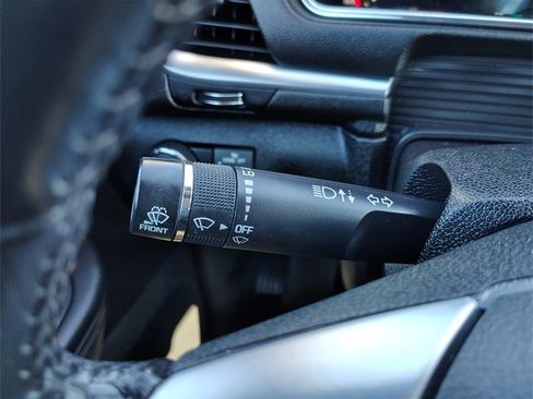 Used 2017 Chevrolet Traverse LT w/ Style and Technology Package image 20