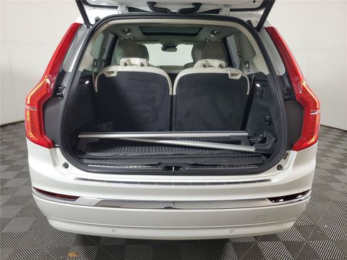 Certified 2025 Volvo XC90 T8 Plus w/ Protection Package Premier AWD/4WD image 9