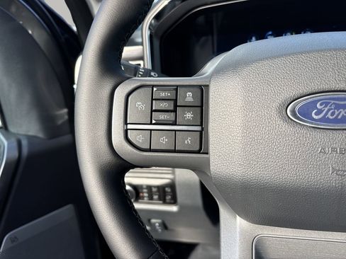 New 2026 Ford F250 Lariat w/ Black Appearance Package image 32