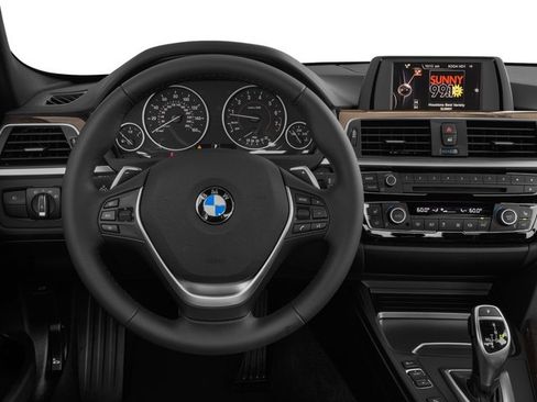 Used 2017 BMW 330i xDrive Sedan AWD/4WD image 10
