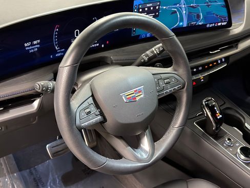 Certified 2025 Cadillac XT4 Sport FWD image 4