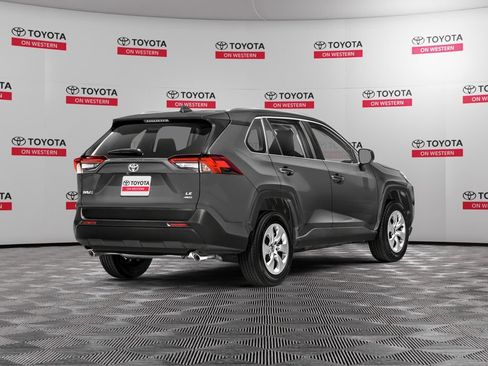 Used 2022 Toyota RAV4 LE image 2