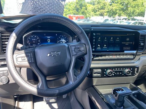 Used 2023 Chevrolet Silverado 1500 ZR2 w/ Technology Package AWD/4WD image 7