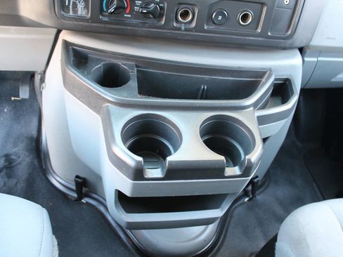 Used 2014 Ford E-350 and Econoline 350 Extended Super Duty image 32