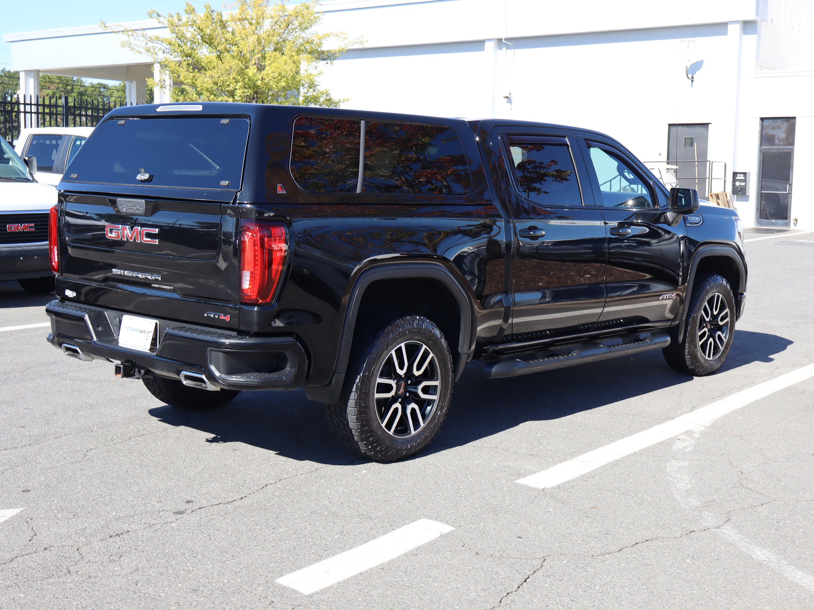 Used 2021 GMC Sierra 1500 AT4 w/ AT4 Preferred Package AWD/4WD image 10
