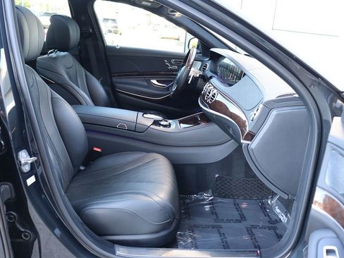 Used 2019 Mercedes-Benz S 560 Sedan w/ AMG Line Exterior image 42