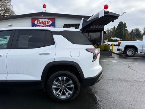 Used 2025 Chevrolet Equinox LT image 6