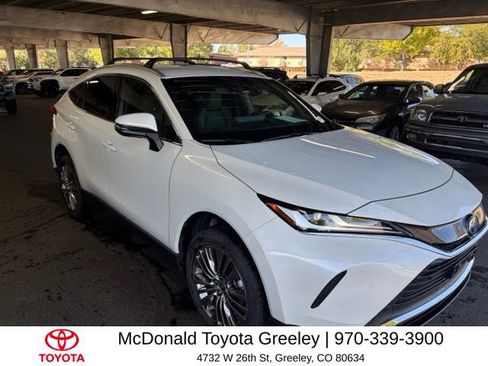 Used 2022 Toyota Venza XLE AWD/4WD image 3