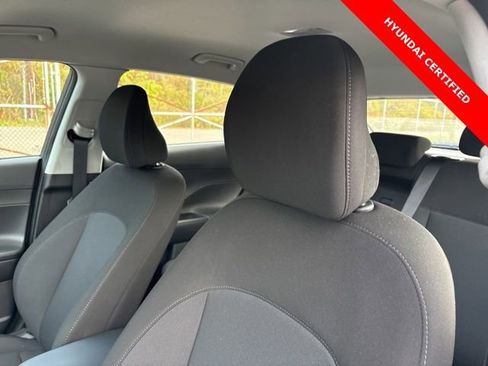 Certified 2025 Hyundai Kona SE image 22