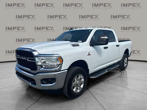 Used 2024 RAM 2500 Big Horn AWD/4WD image 1