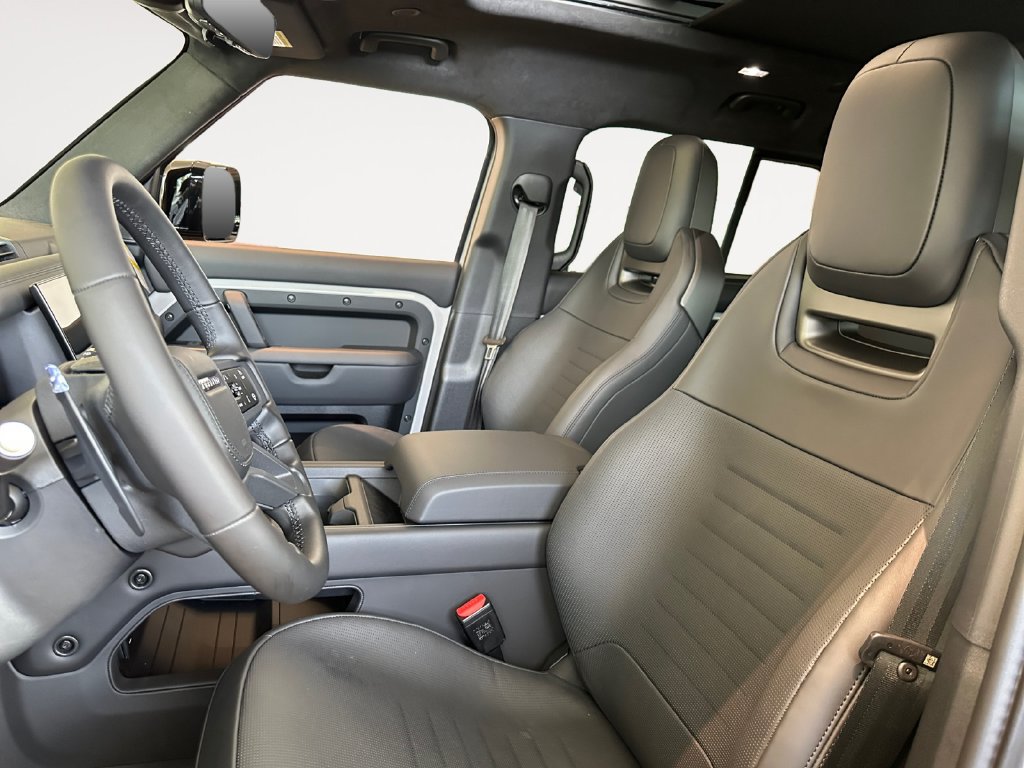 New 2026 Land Rover Defender 110 OCTA AWD/4WD image 7