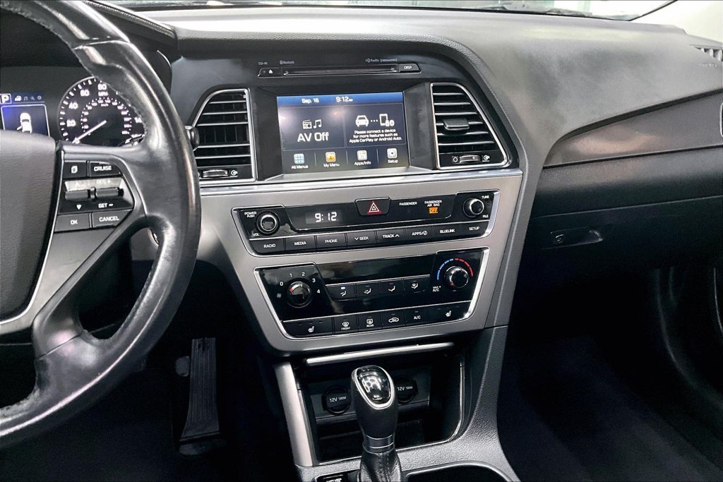 Used 2017 Hyundai Sonata Sport w/ Value Edition Package 02 FWD image 9