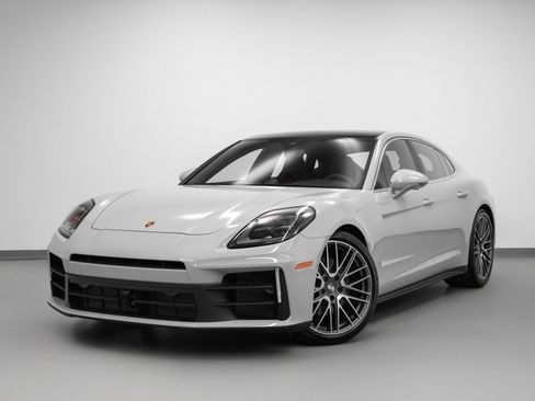 New 2025 Porsche Panamera 4 image 1