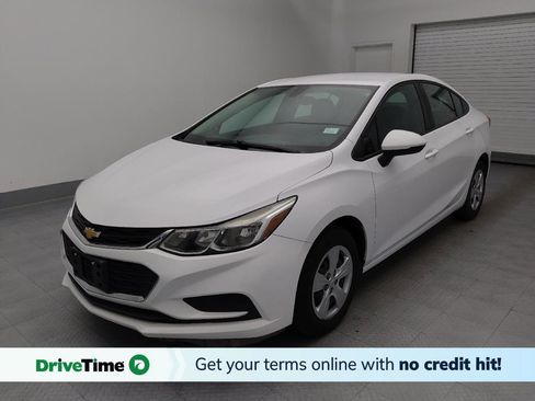 Used 2017 Chevrolet Cruze LS FWD image 1