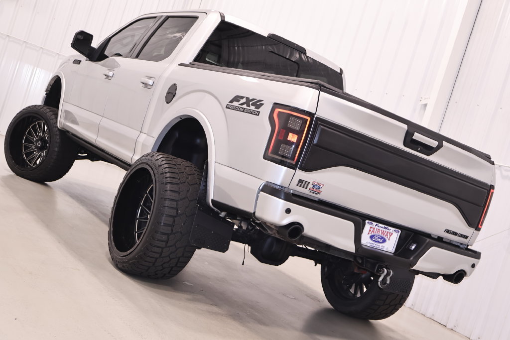 Used 2015 Ford F150 XLT w/ Equipment Group 302A Luxury AWD/4WD image 38