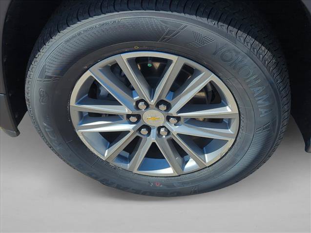 Used 2022 Chevrolet Traverse LT FWD image 25