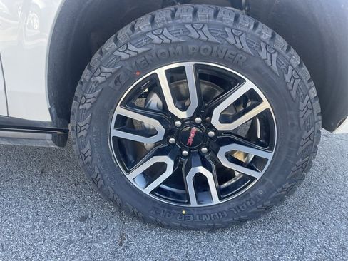 Used 2024 GMC Yukon XL AT4 w/ AT4 Premium Package image 33