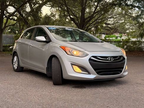Used 2013 Hyundai Elantra GT FWD image 3
