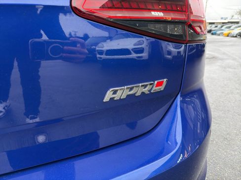 Used 2017 Volkswagen Golf R 4-Door image 6