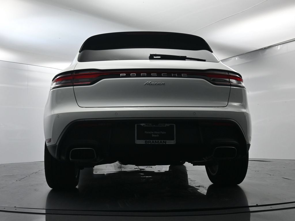 Certified 2025 Porsche Macan AWD/4WD image 50