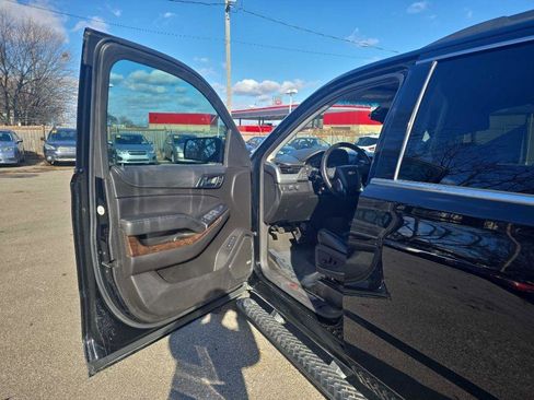 Used 2017 Chevrolet Tahoe LT w/ Z71 Midnight Edition AWD/4WD image 9