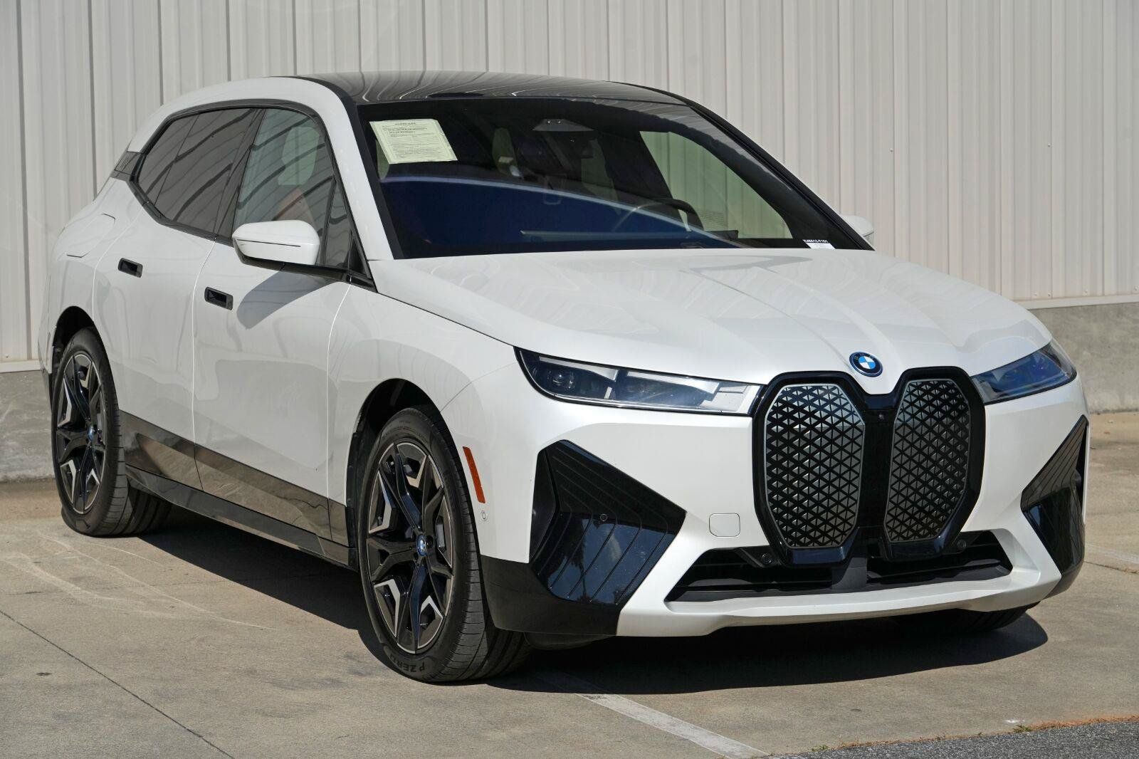 Used 2022 BMW iX xDrive50 w/ Premium Package AWD/4WD image 54