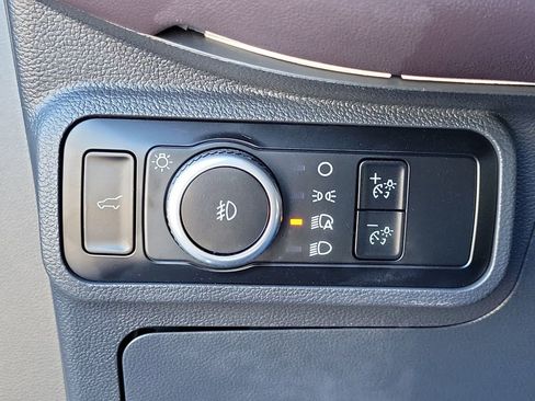 Used 2025 Ford Explorer Platinum image 31