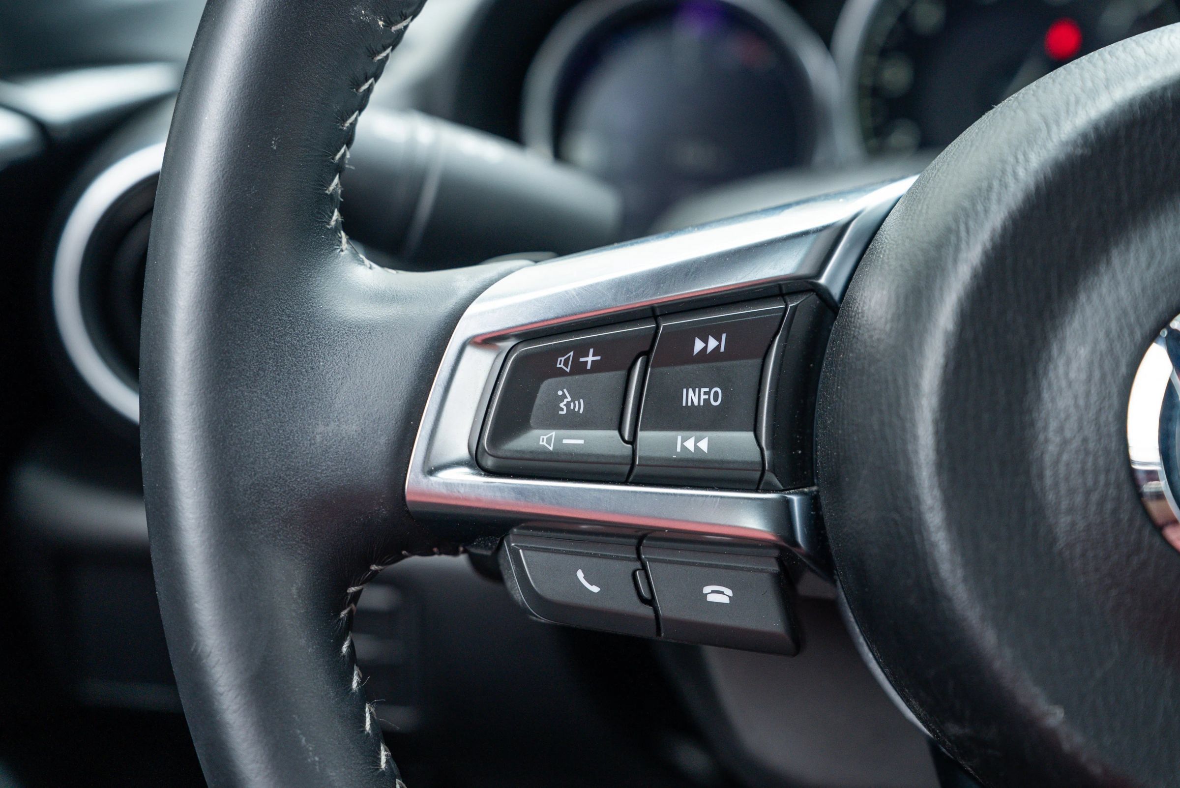 Used 2023 MAZDA MX-5 Miata Grand Touring RWD image 19