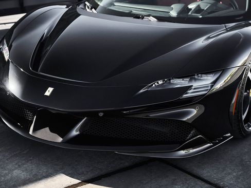 Used 2024 Ferrari SF90 Spider image 7