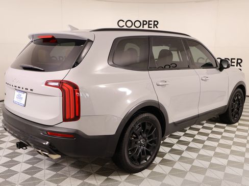 Used 2022 Kia Telluride SX w/ Nightfall Edition Package image 23