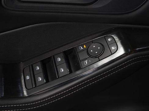 Used 2025 Nissan Rogue SV image 23