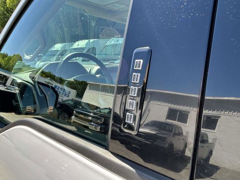 Used 2017 Ford F150 Lariat AWD/4WD image 18