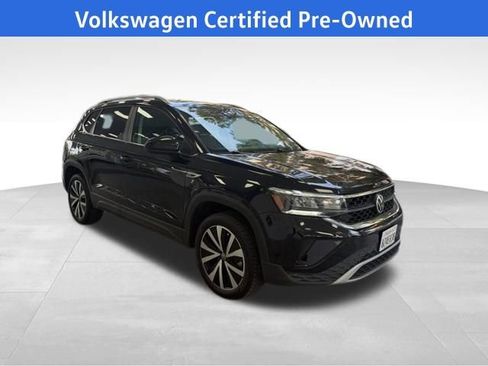 Certified 2022 Volkswagen Taos SE image 11