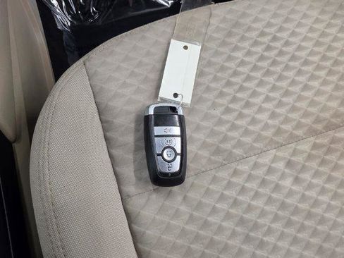 Used 2021 Ford Escape SE w/ Cold Weather Package FWD image 23