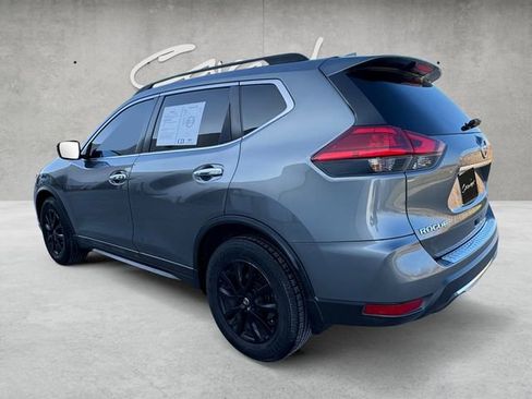 Used 2017 Nissan Rogue SV image 14