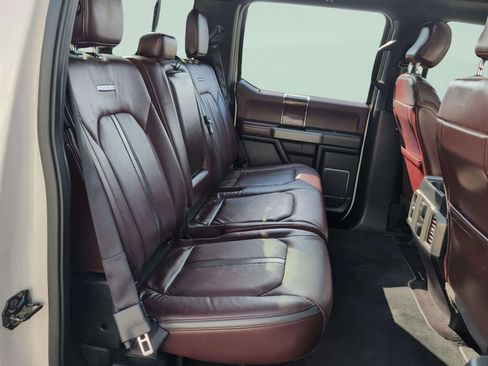 Used 2016 Ford F150 Platinum w/ Equipment Group 701A Luxury AWD/4WD image 31
