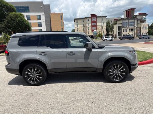 Used 2026 Lexus GX 550 w/ Cold Area Package AWD/4WD image 6