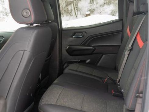 Used 2025 Chevrolet Colorado Z71 AWD/4WD image 10