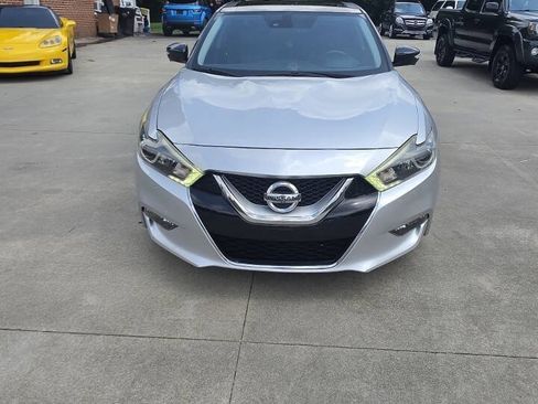 Used 2016 Nissan Maxima Platinum w/ Interior Lighting Package FWD image 9