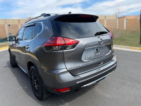 Used 2017 Nissan Rogue SV w/ Midnight Edition image 10