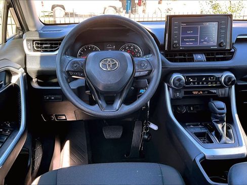 Certified 2022 Toyota RAV4 LE image 6