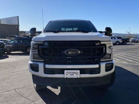 Used 2022 Ford F250 Lariat w/ Black Appearance Package image 9