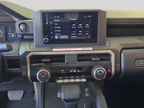 Used 2024 Toyota Tacoma SR AWD/4WD image 17