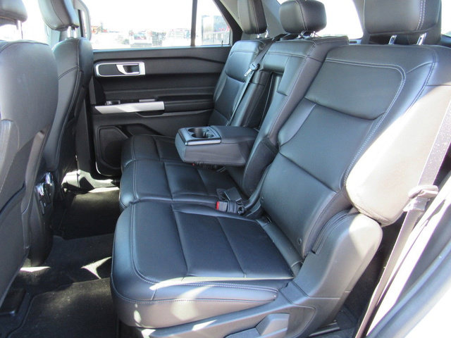 Used 2022 Ford Explorer XLT w/ Equipment Group 202A AWD/4WD image 15