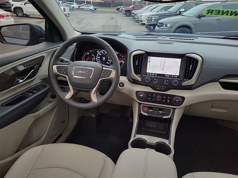 Used 2024 GMC Terrain Denali w/ Denali Premium Package image 9