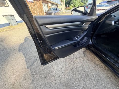 Used 2018 Honda Accord LX image 40