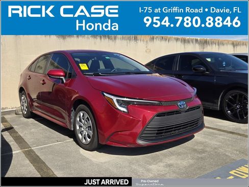 Used 2024 Toyota Corolla LE FWD image 1